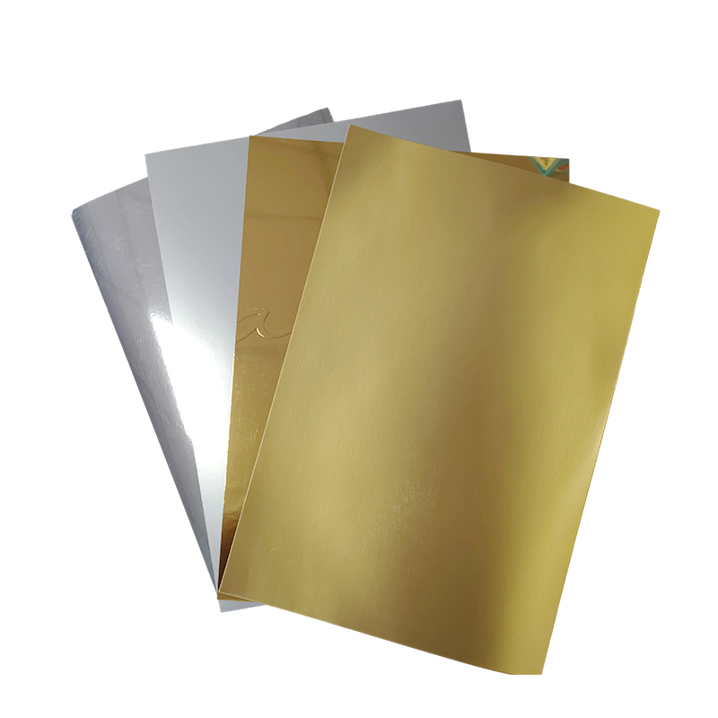 Cartone in foglio di alluminio